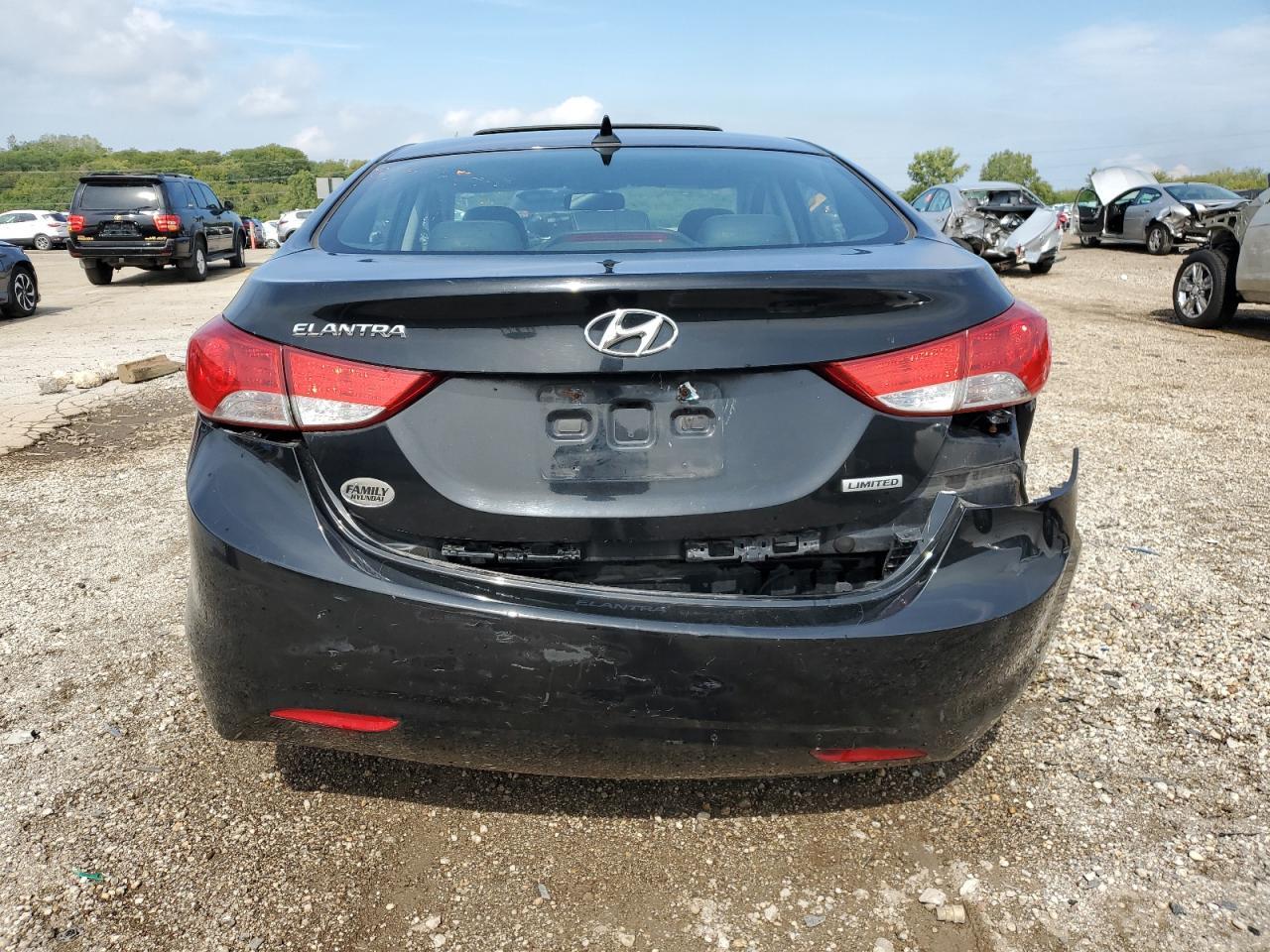 2013 HYUNDAI ELANTRA