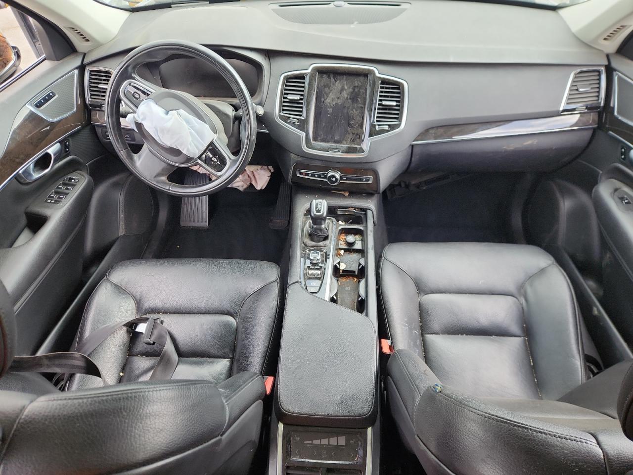 2017 VOLVO XC90