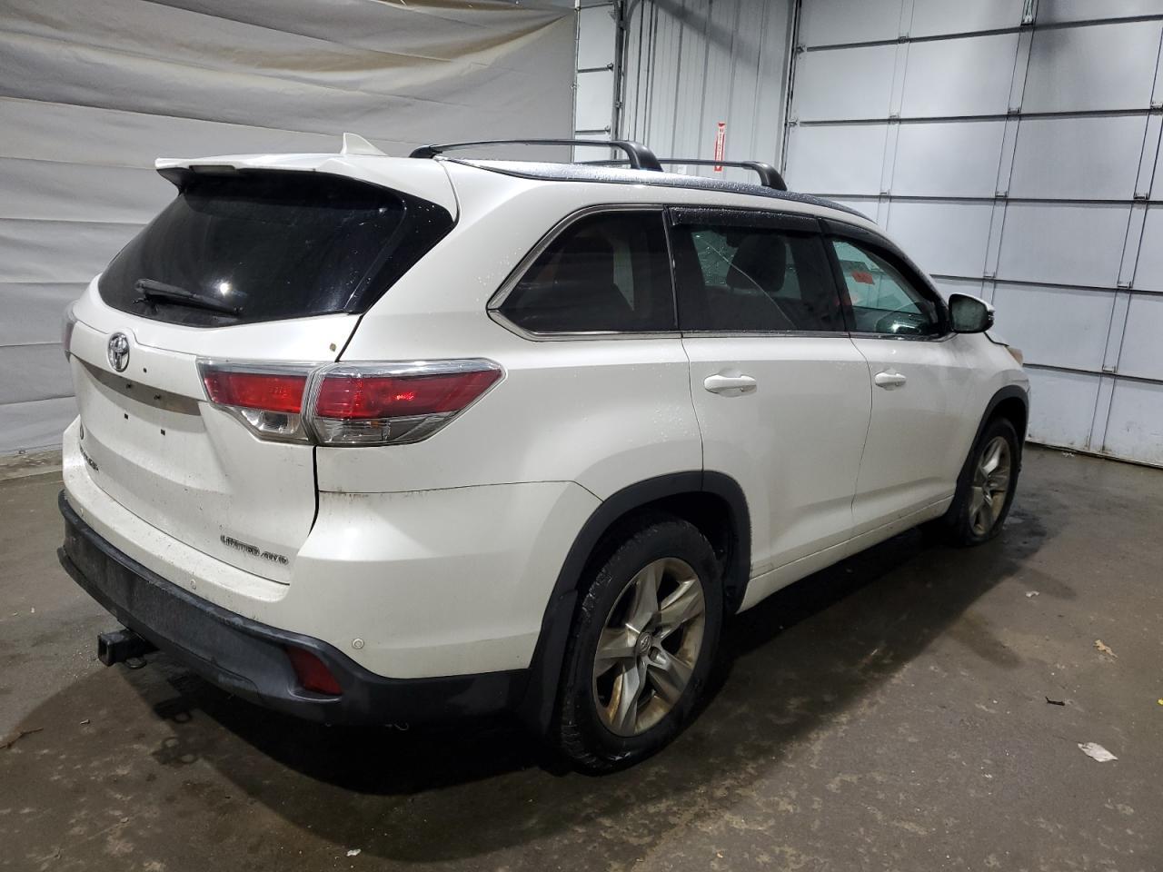 2015 TOYOTA HIGHLANDER