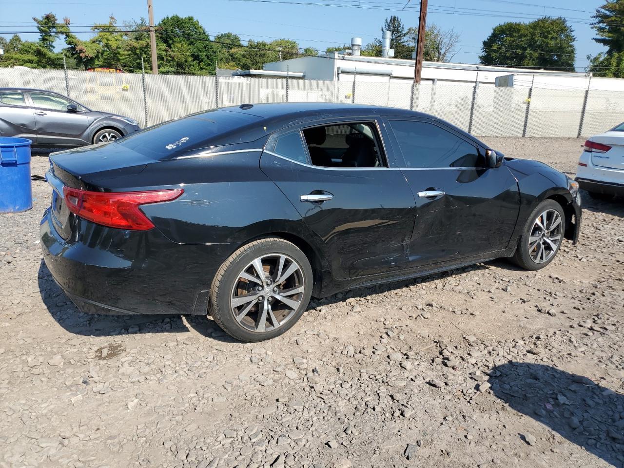 2017 NISSAN Maxima