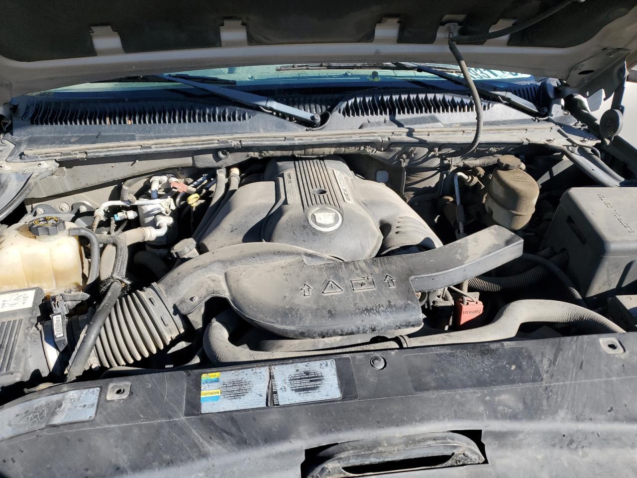 2002 CADILLAC ESCALADE