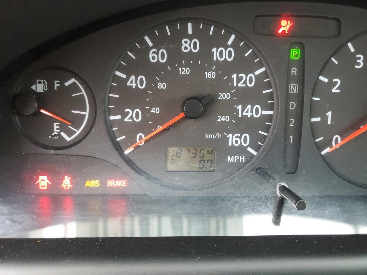 2001 NISSAN Maxima