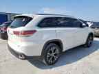 2016 TOYOTA HIGHLANDER