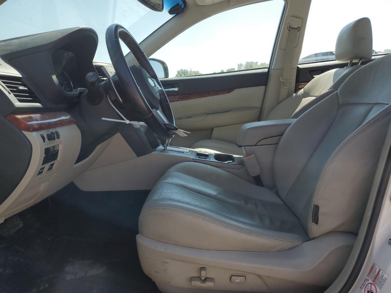 2010 SUBARU Legacy