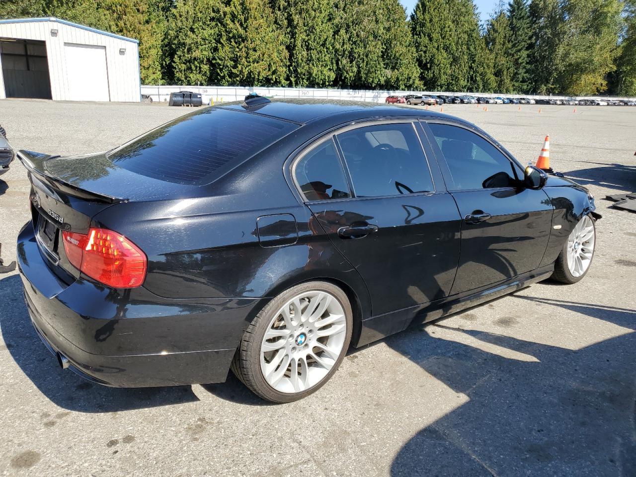 2011 BMW 3 SERIES