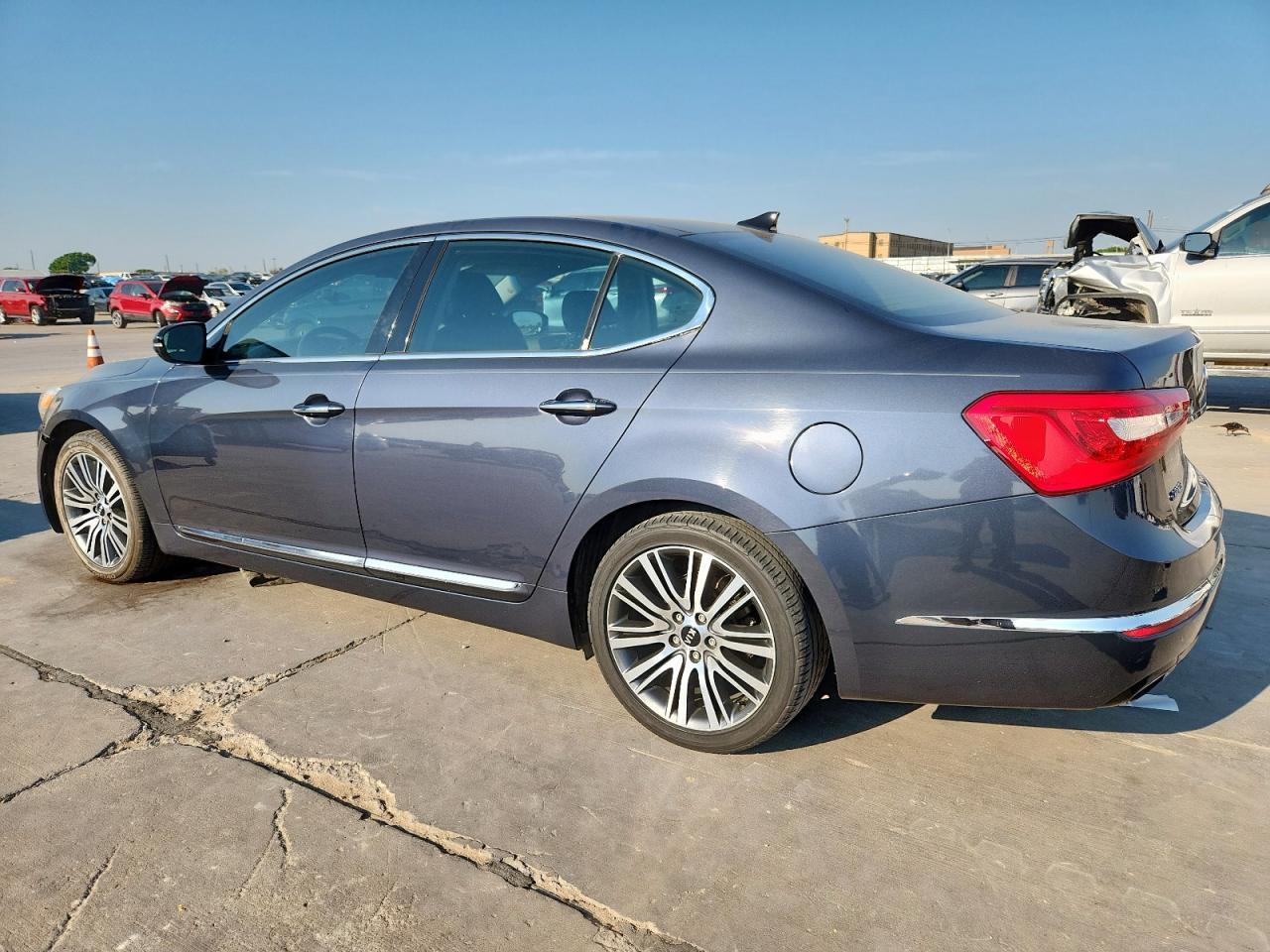 2014 KIA Cadenza