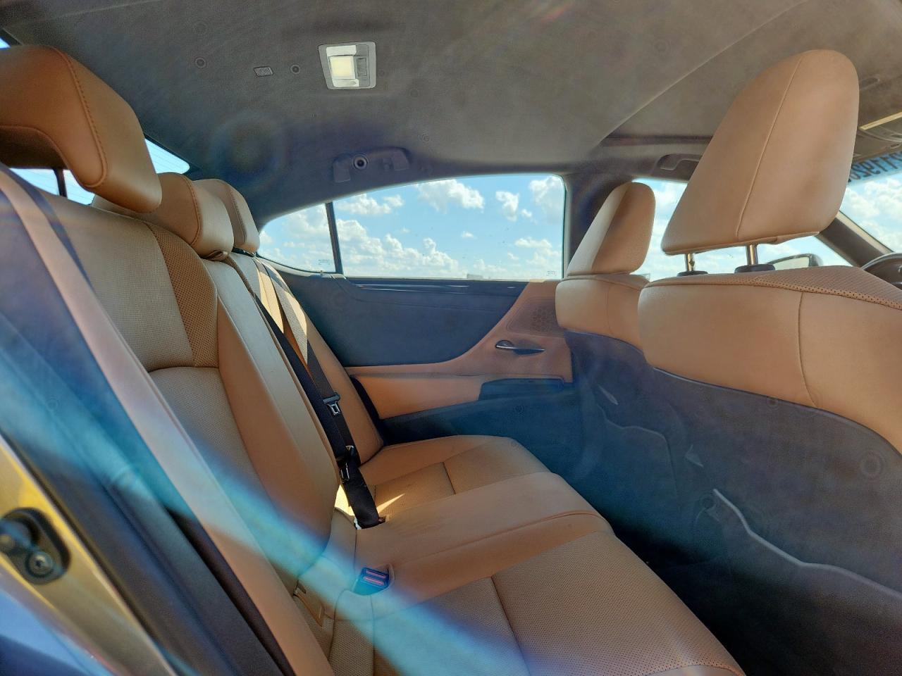 2021 LEXUS Es