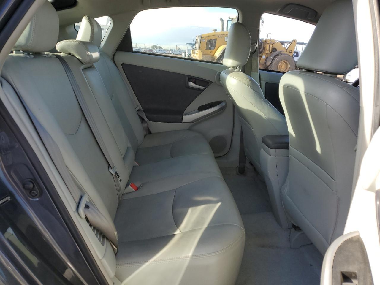 2011 TOYOTA PRIUS