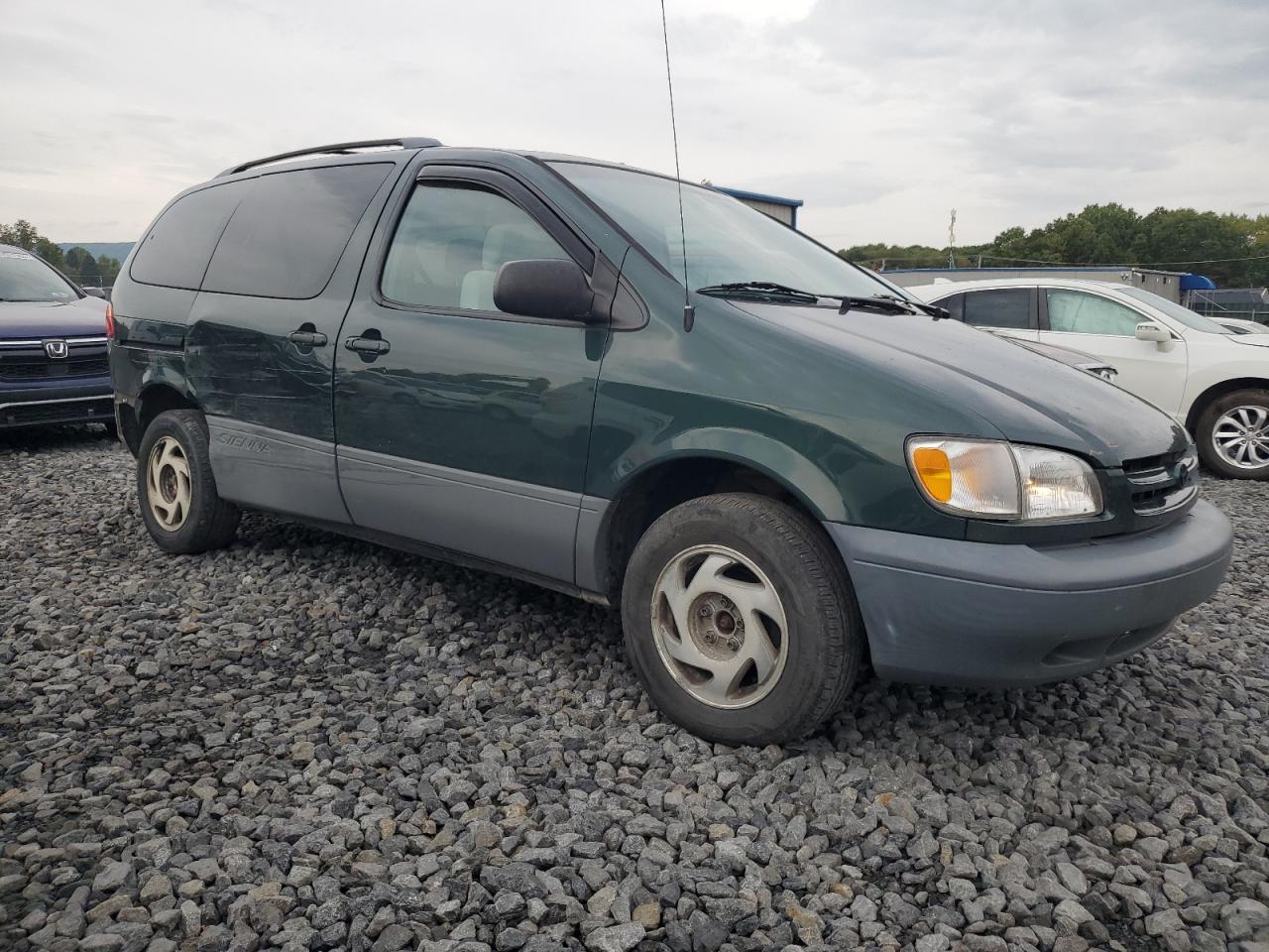 1999 TOYOTA SIENNA