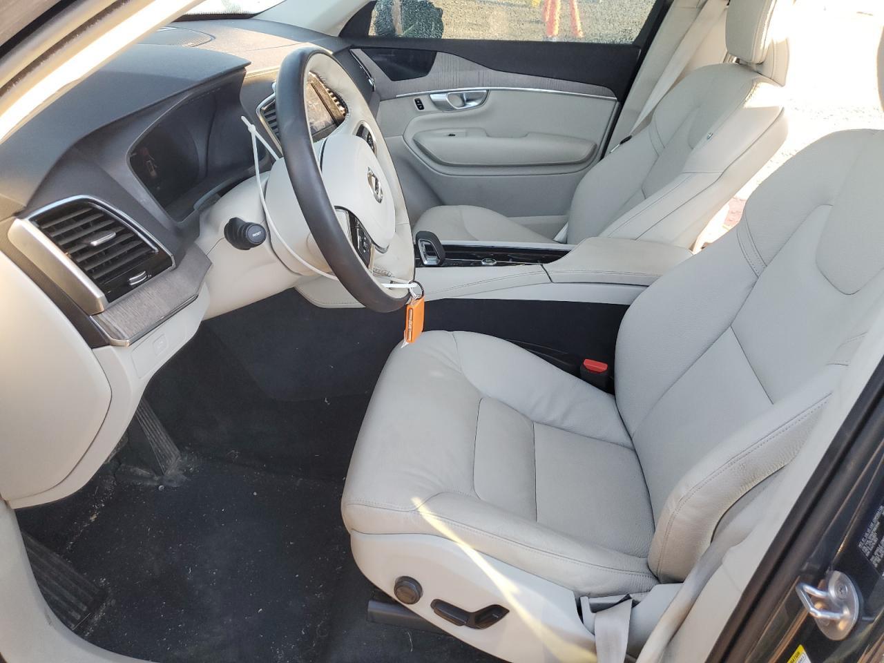 2023 VOLVO XC90