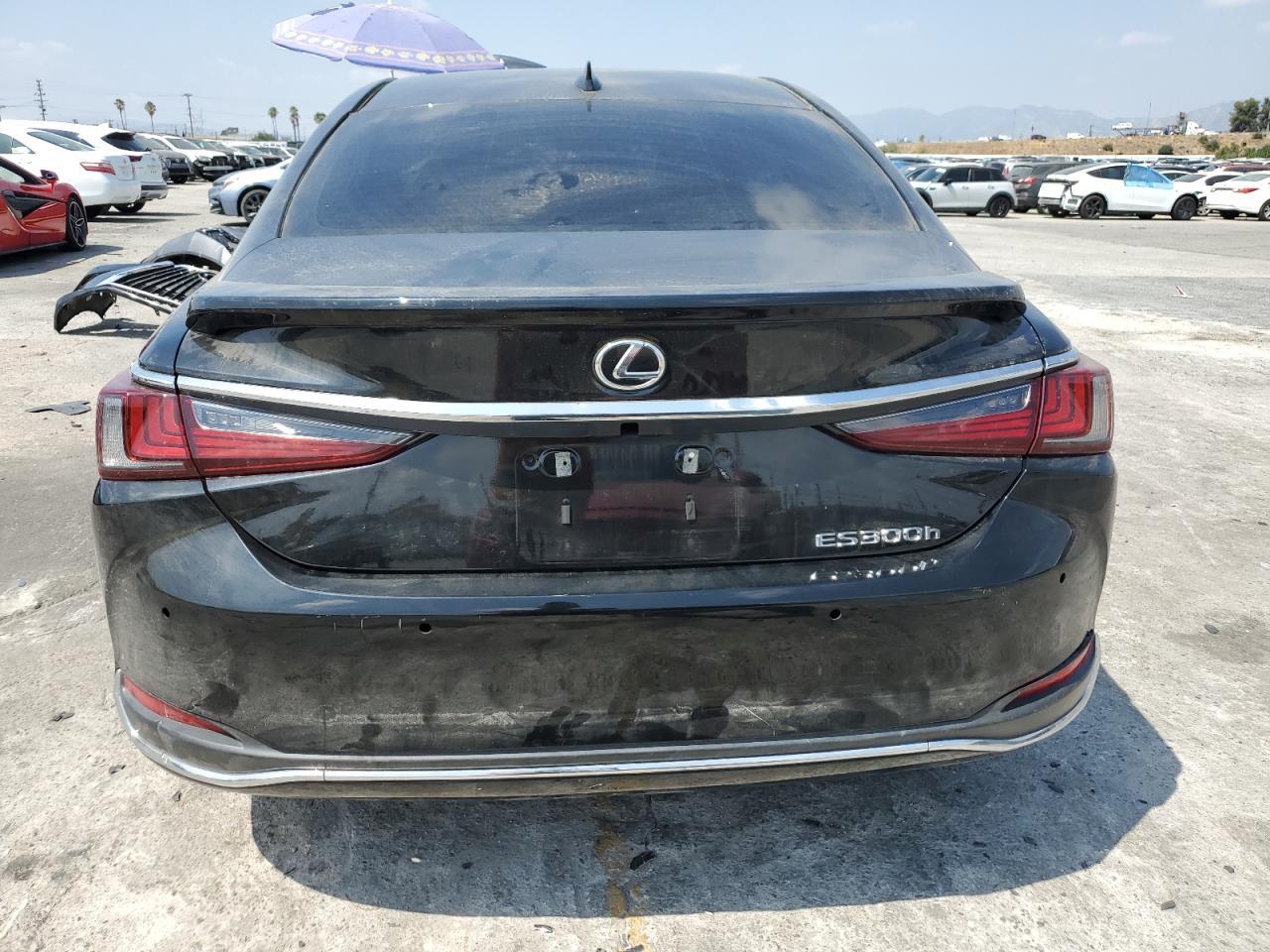 2024 LEXUS Es