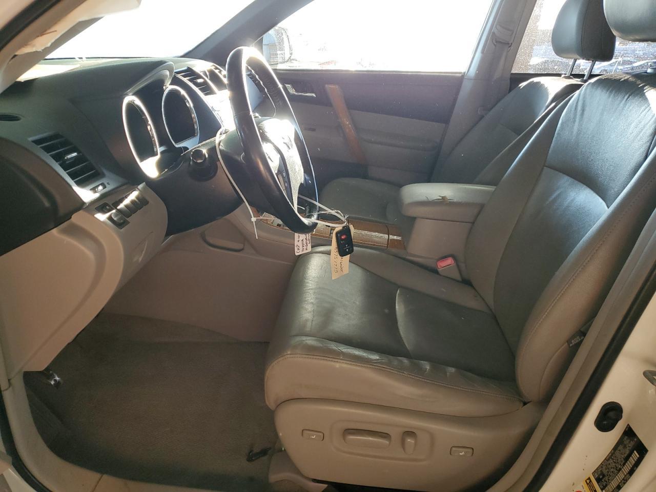 2010 TOYOTA HIGHLANDER