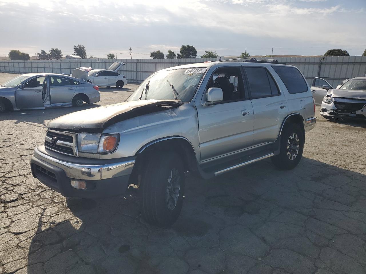 2000 TOYOTA 4Runner