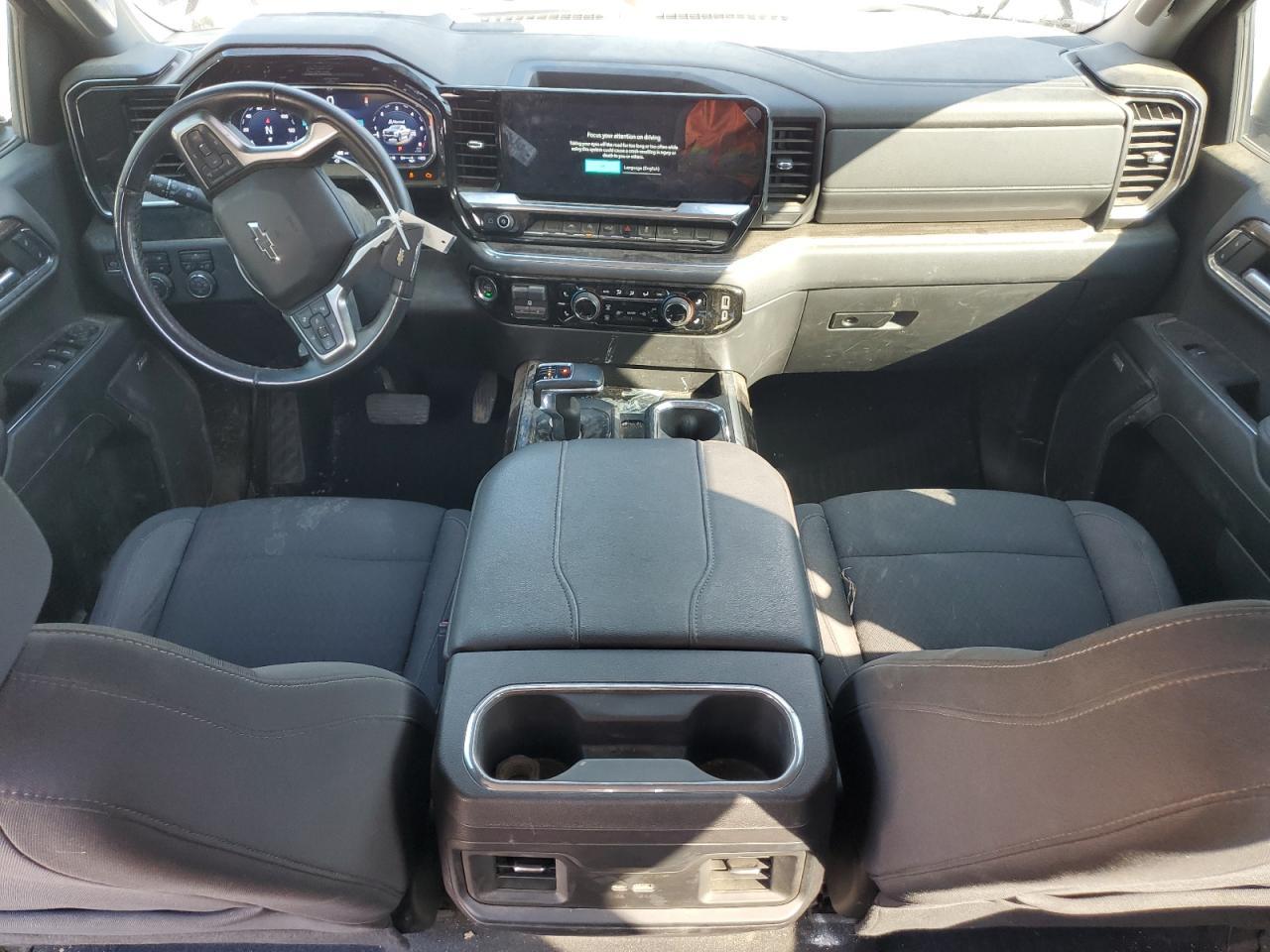 2024 CHEVROLET Silverado
