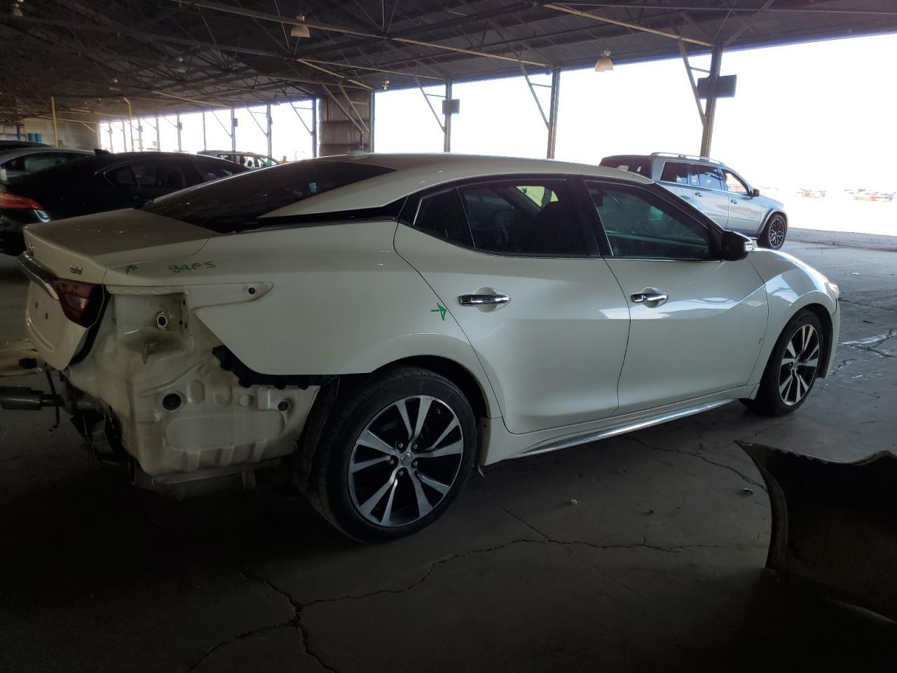 2017 NISSAN Maxima