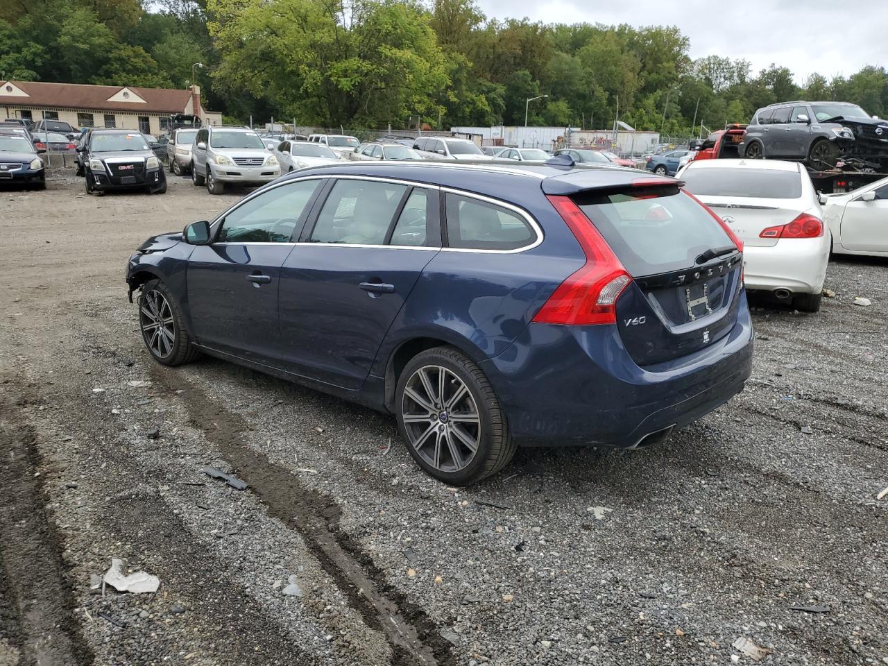 2015 VOLVO V60