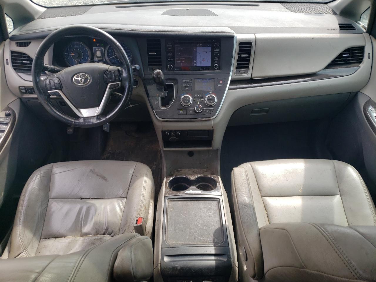 2018 TOYOTA SIENNA