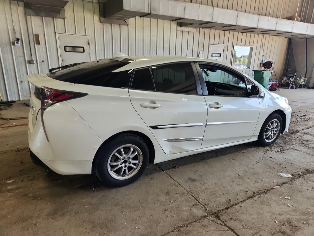 2018 TOYOTA PRIUS