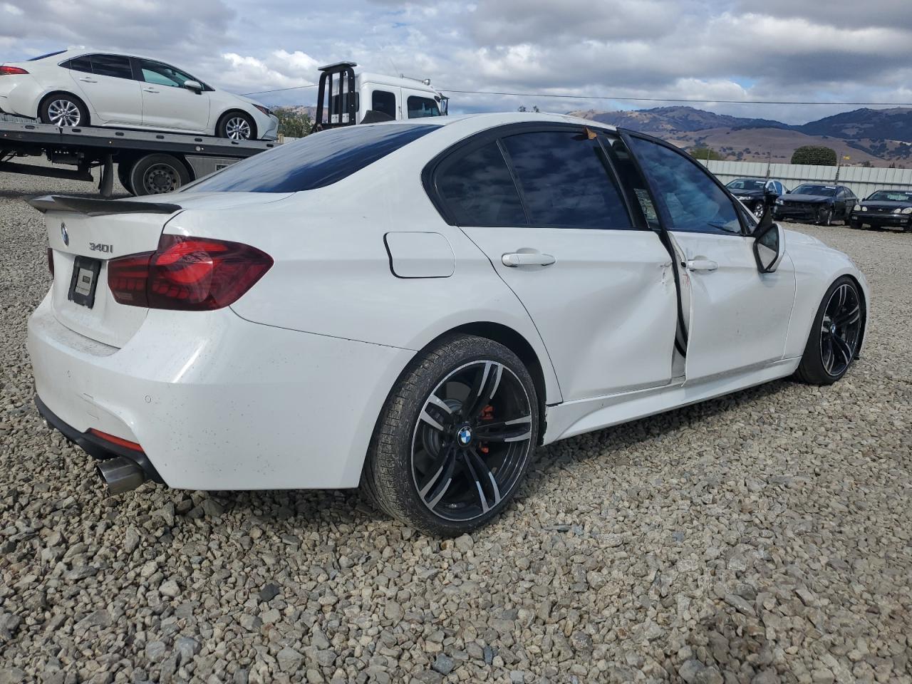 2017 BMW 3 SERIES
