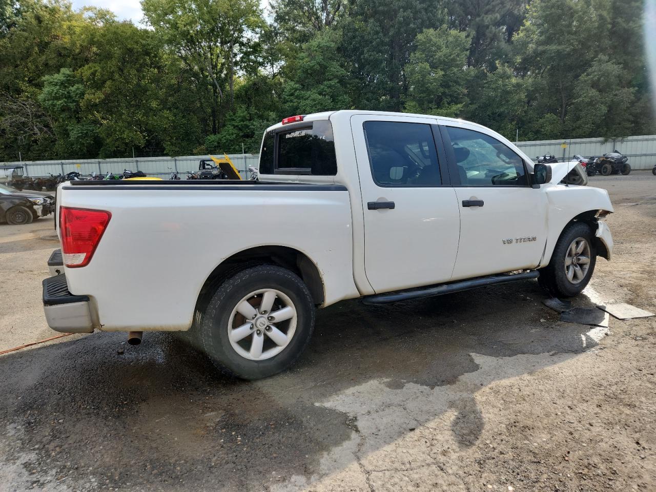 2012 NISSAN Titan