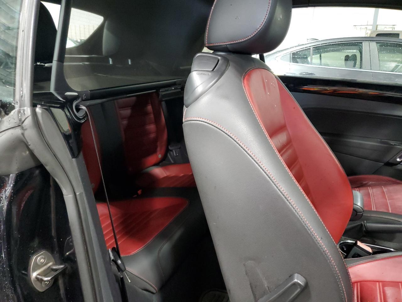 2015 VOLKSWAGEN Beetle