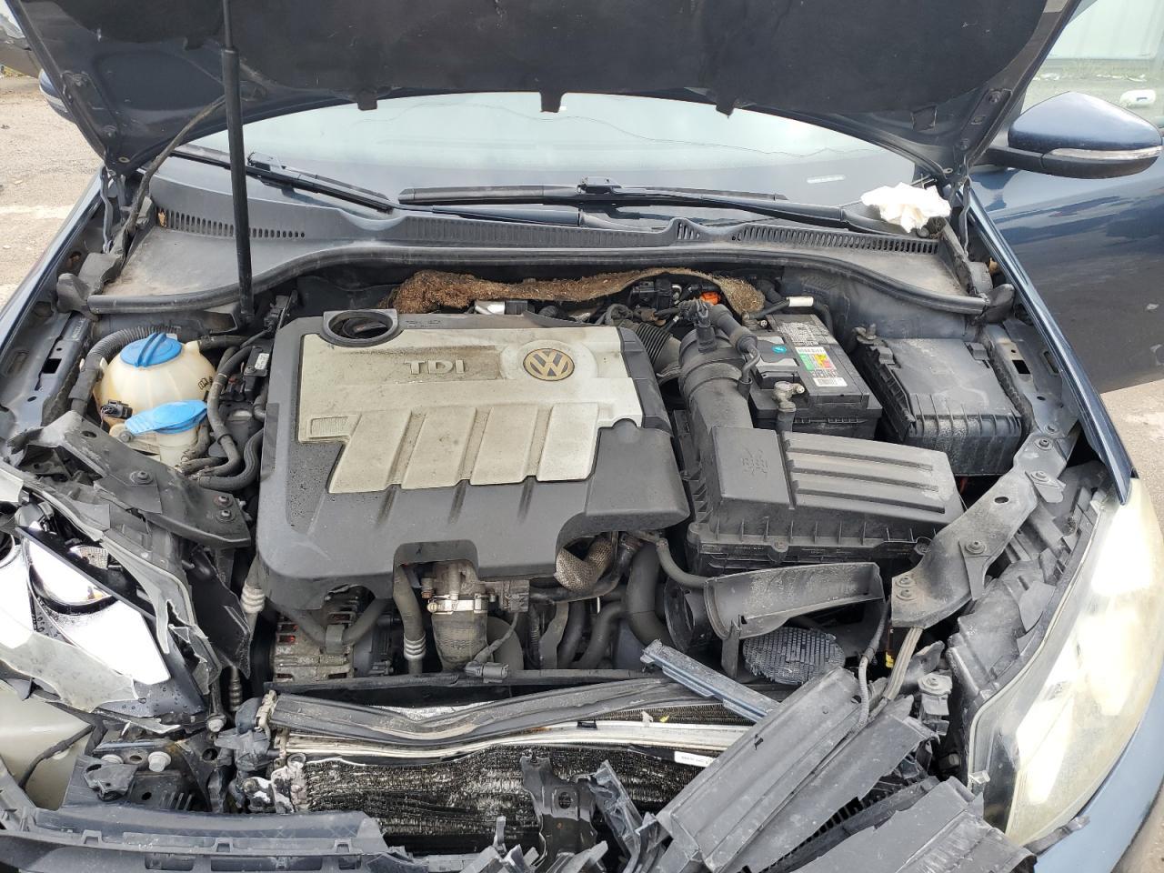 2011 VOLKSWAGEN GOLF