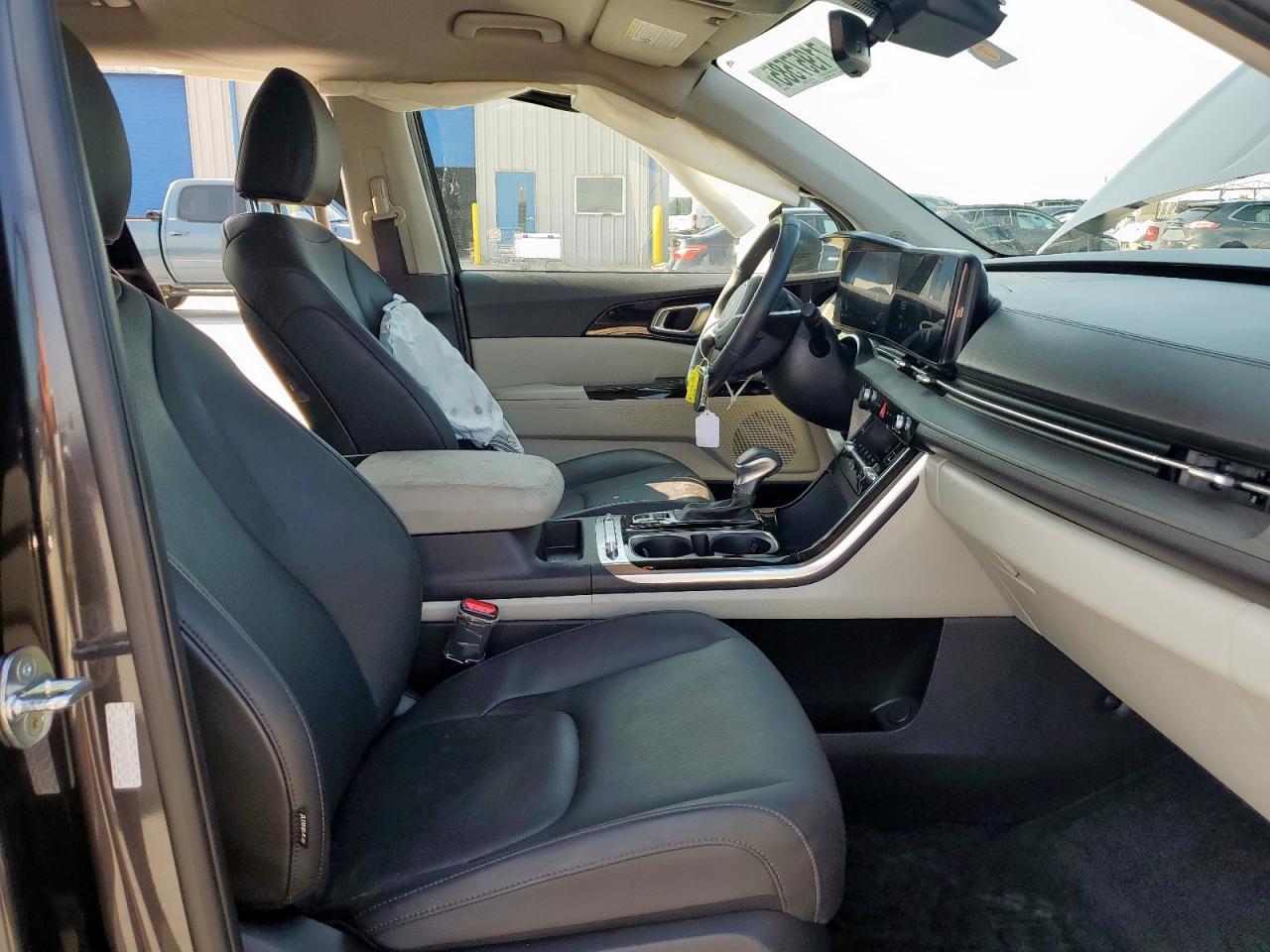 2023 KIA Carnival