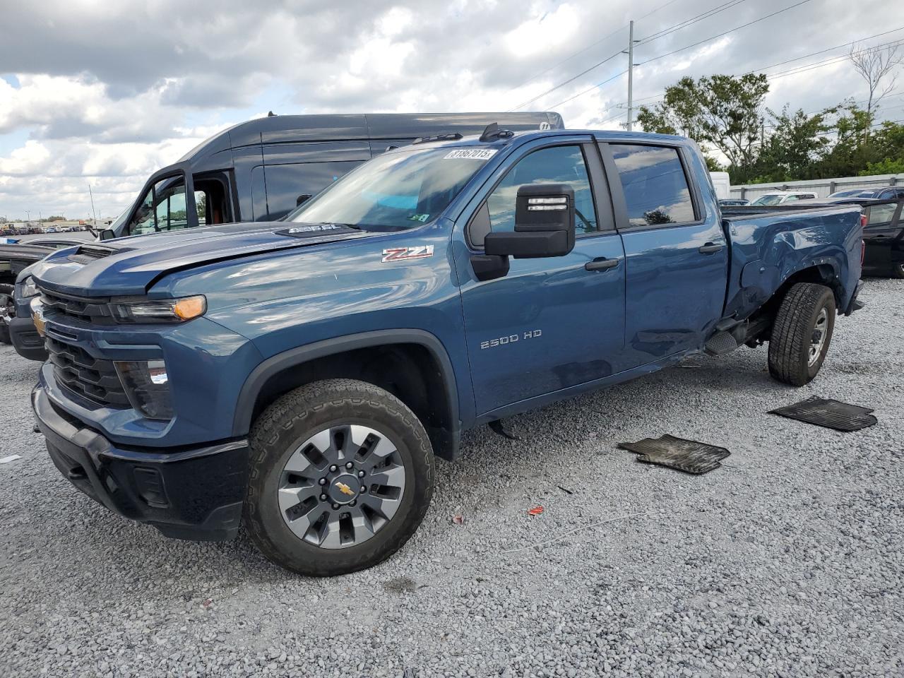 2024 CHEVROLET Silverado
