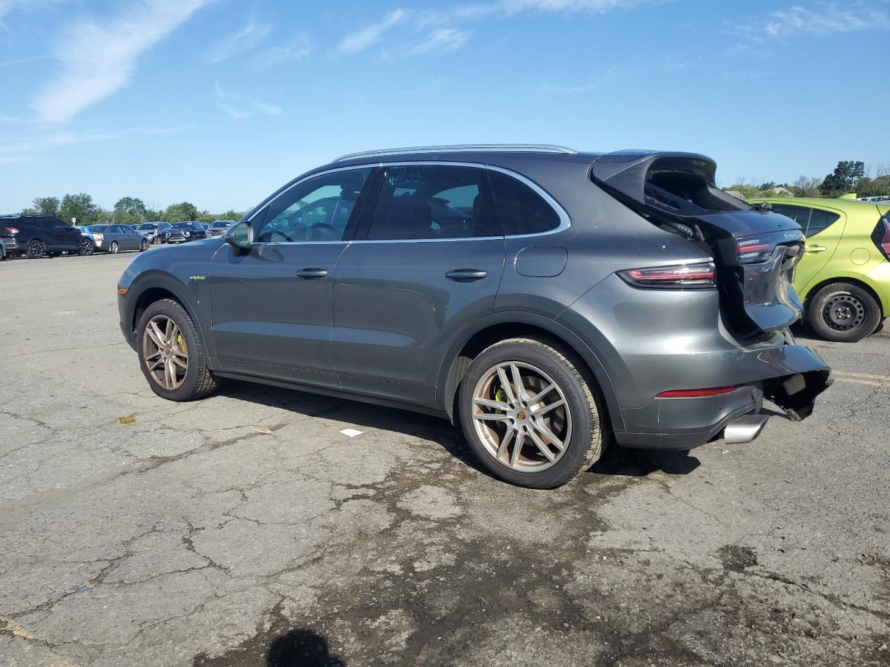 2022 PORSCHE CAYENNE
