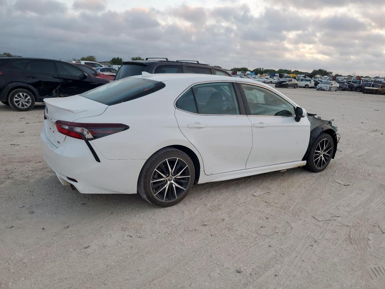 2023 TOYOTA CAMRY