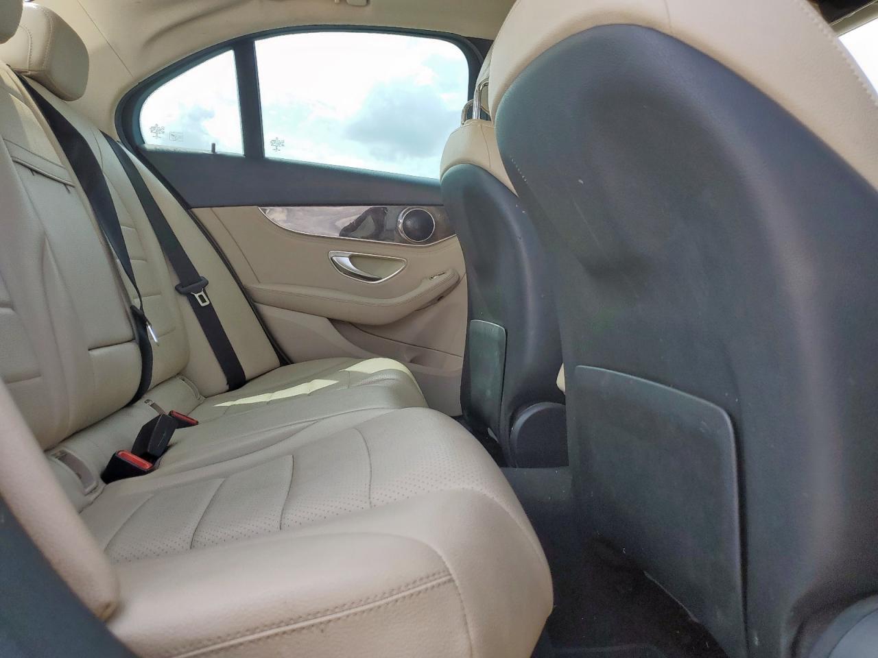 2016 MERCEDES-BENZ C-CLASS