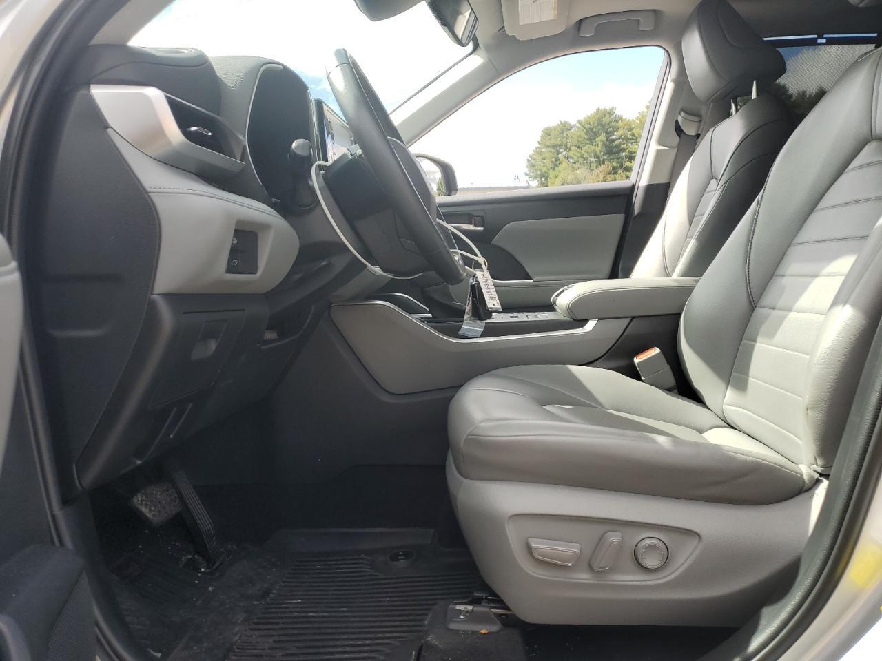 2022 TOYOTA HIGHLANDER