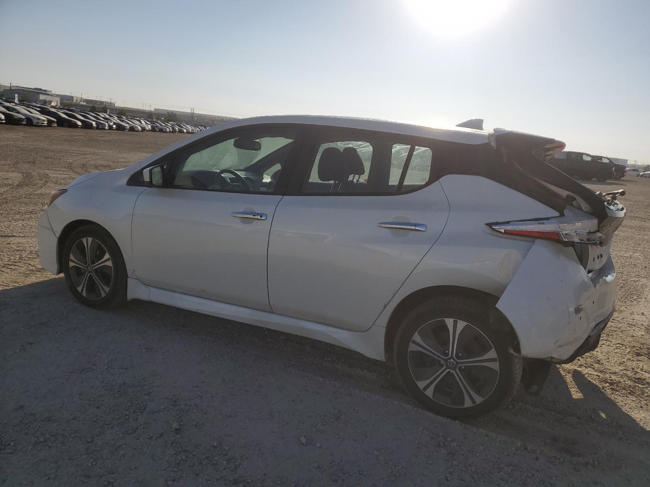 2021 NISSAN LEAF