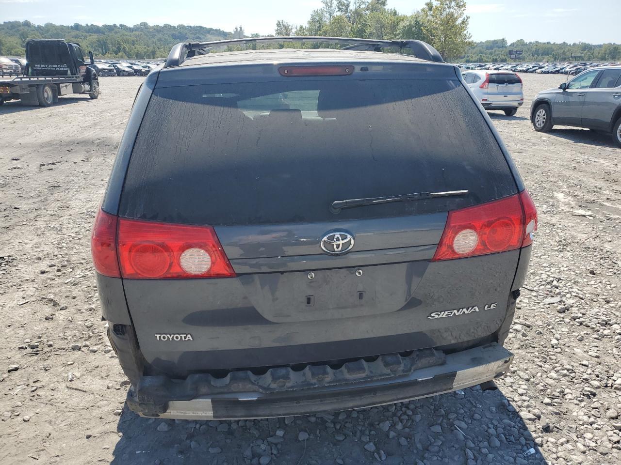 2009 TOYOTA SIENNA