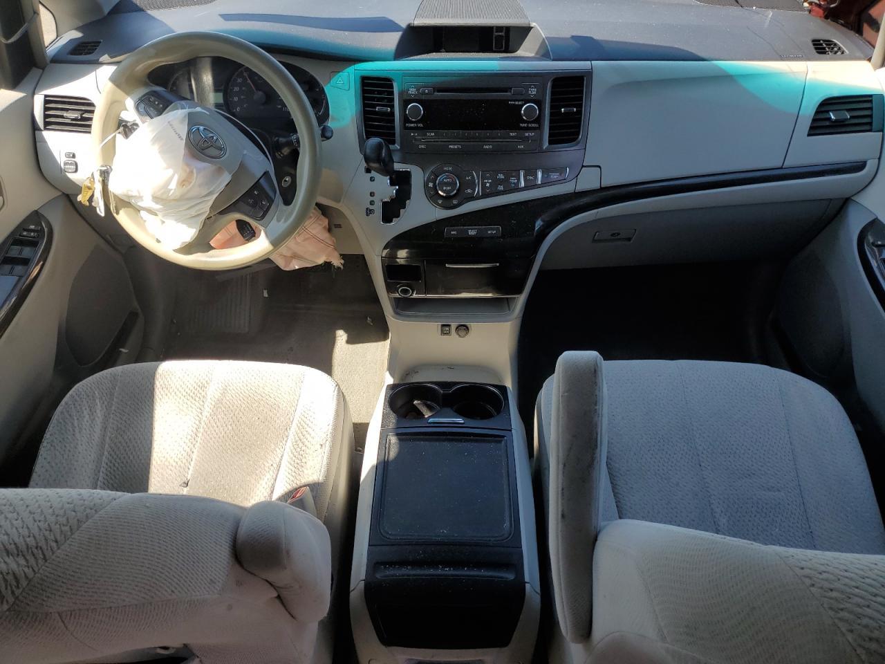 2014 TOYOTA SIENNA