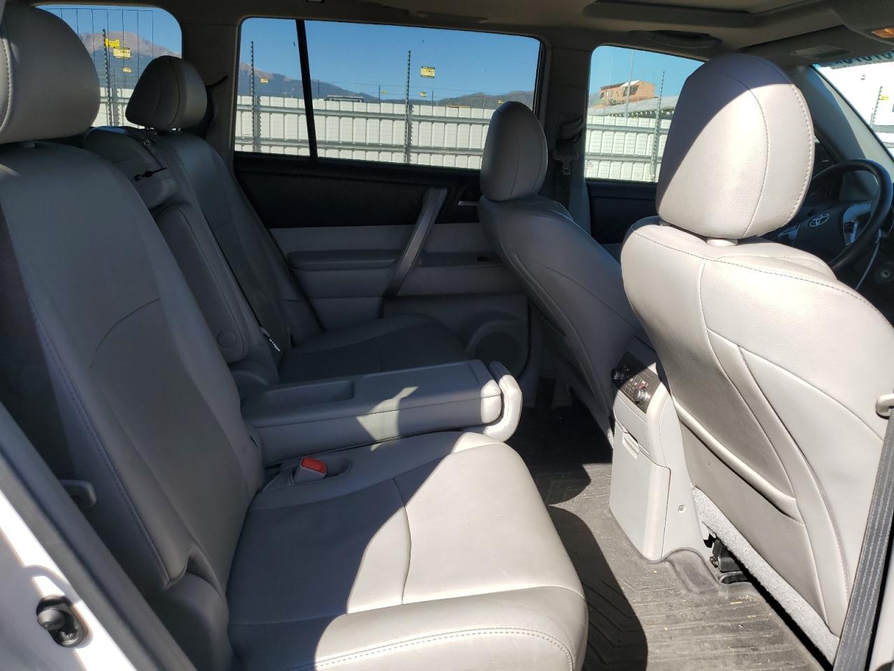 2013 TOYOTA HIGHLANDER