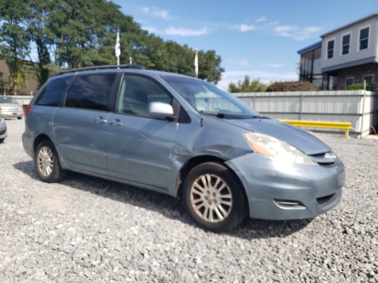 2008 TOYOTA SIENNA