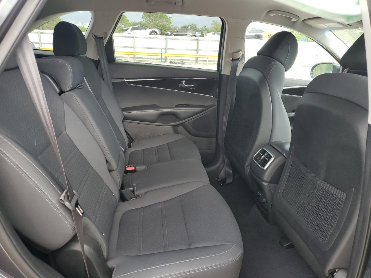 2017 KIA SORENTO