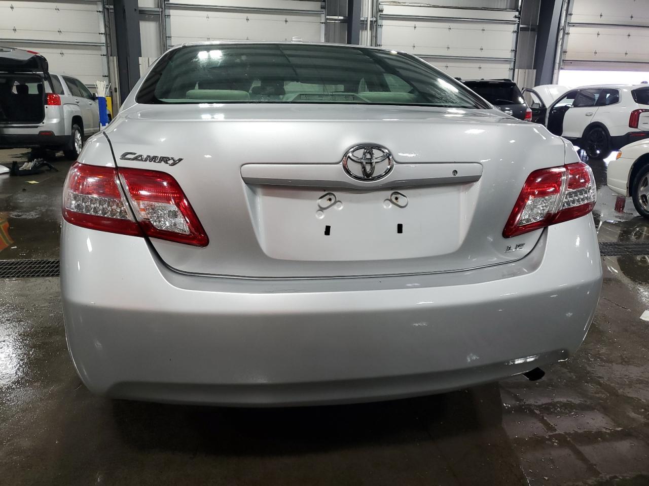 2010 TOYOTA CAMRY