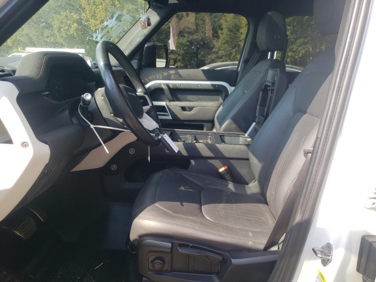2022 LAND ROVER Defender