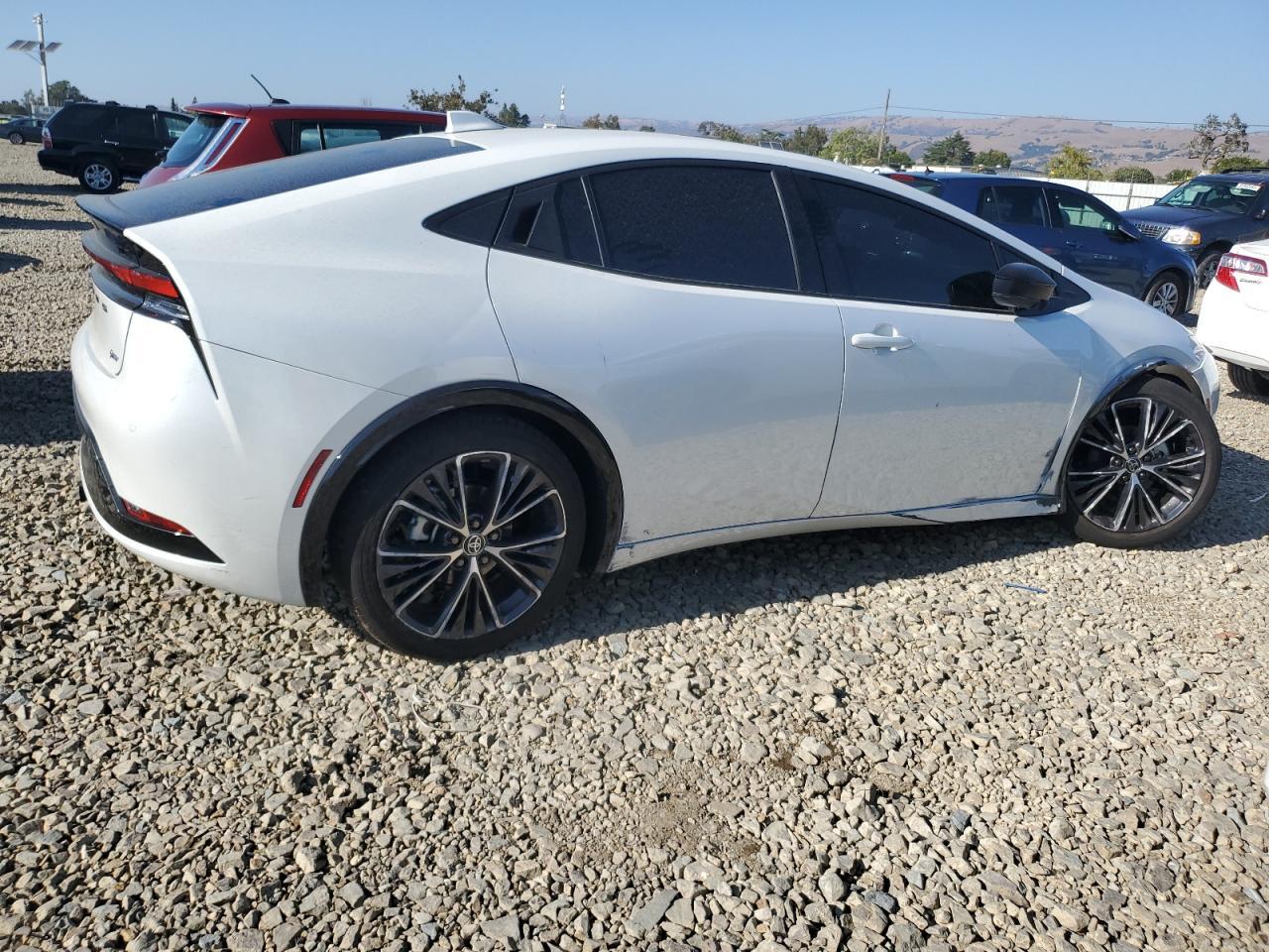 2025 TOYOTA PRIUS