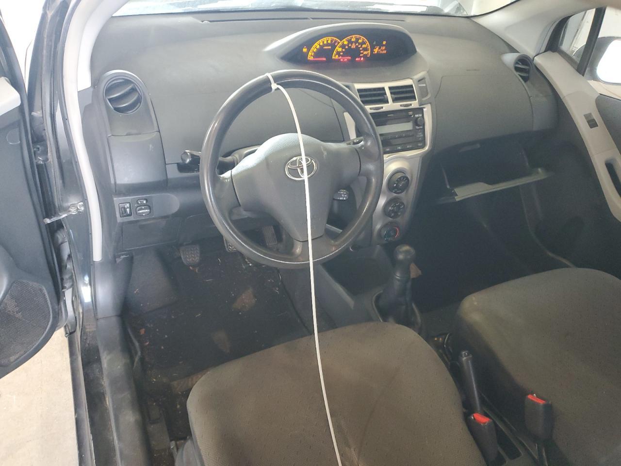 2011 TOYOTA YARIS