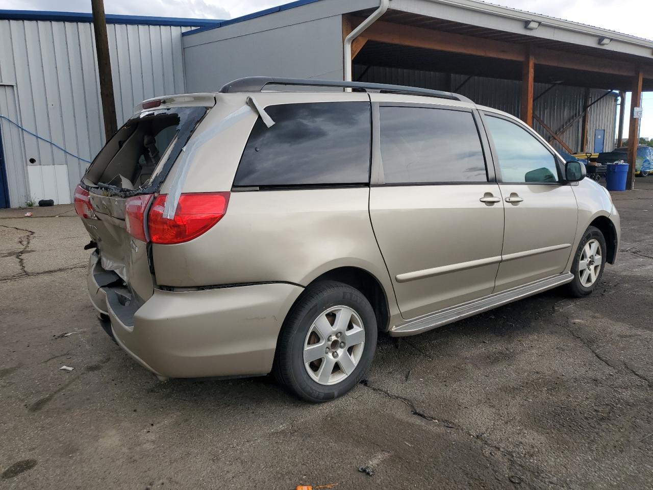 2006 TOYOTA SIENNA