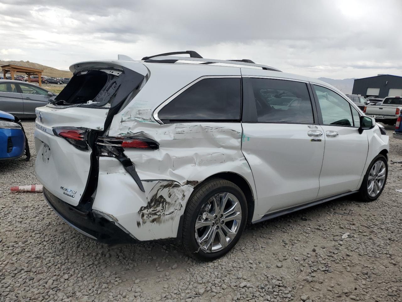 2024 TOYOTA SIENNA