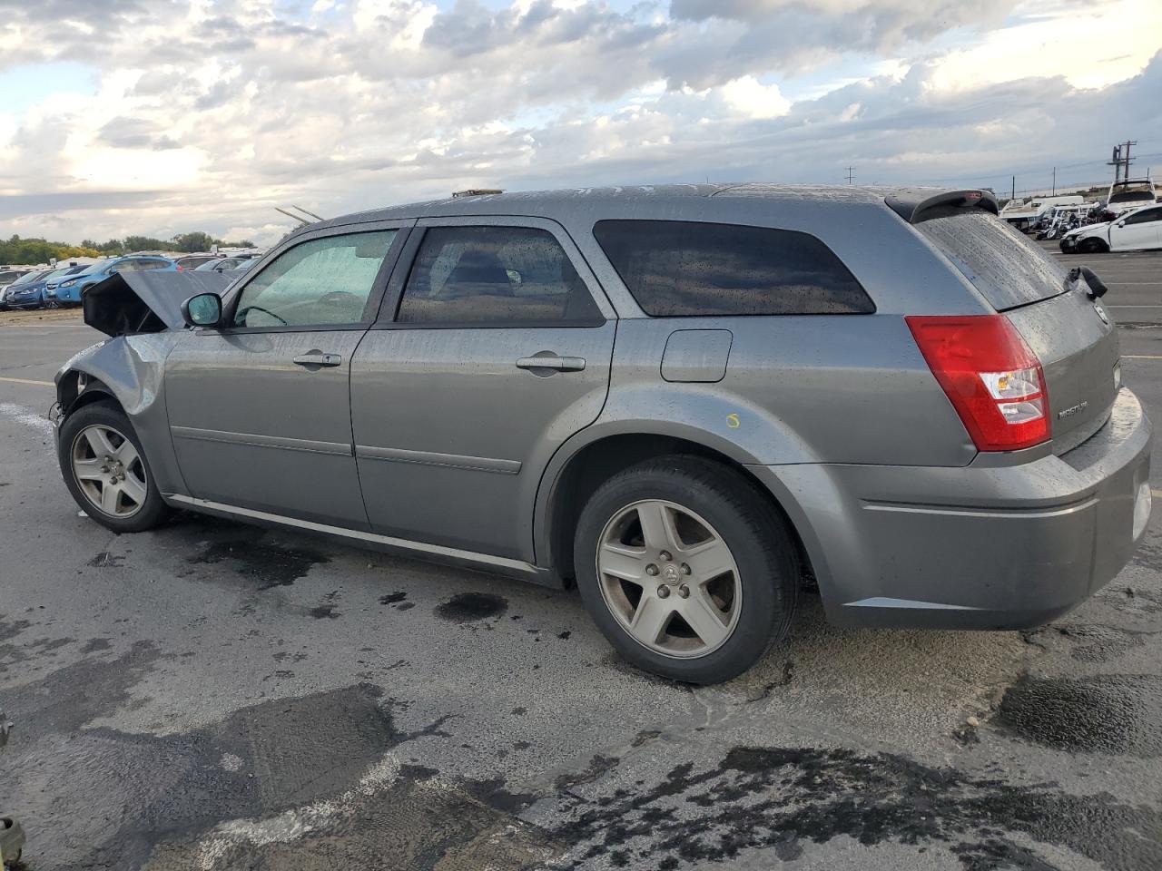 2005 DODGE MAGNUM