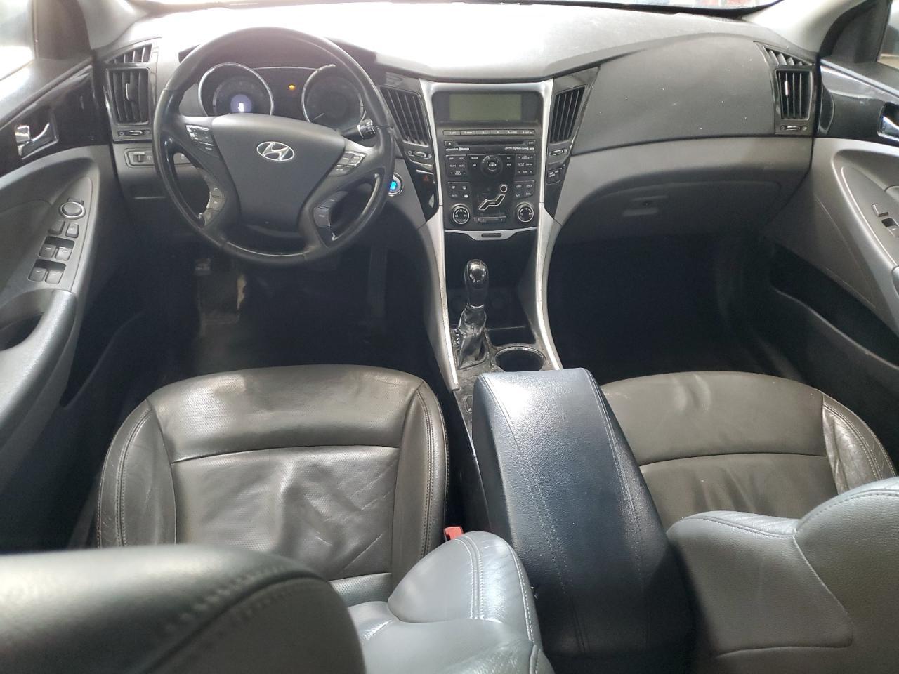 2011 HYUNDAI SONATA