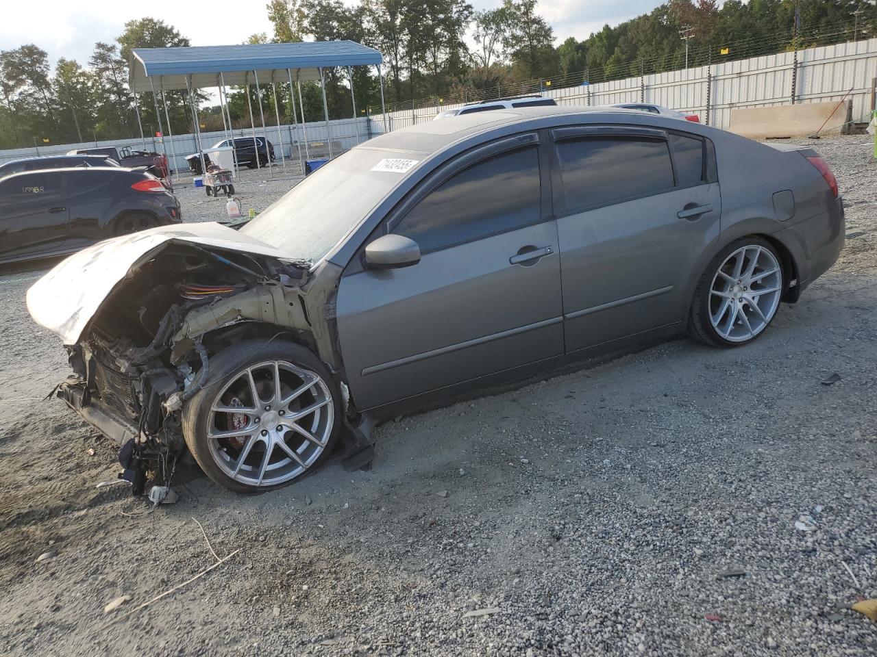 2004 NISSAN Maxima