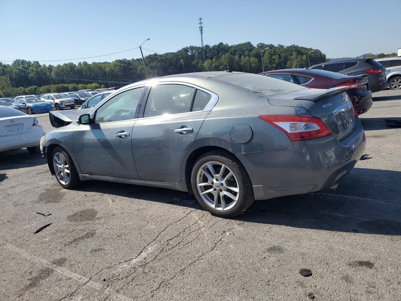 2010 NISSAN Maxima