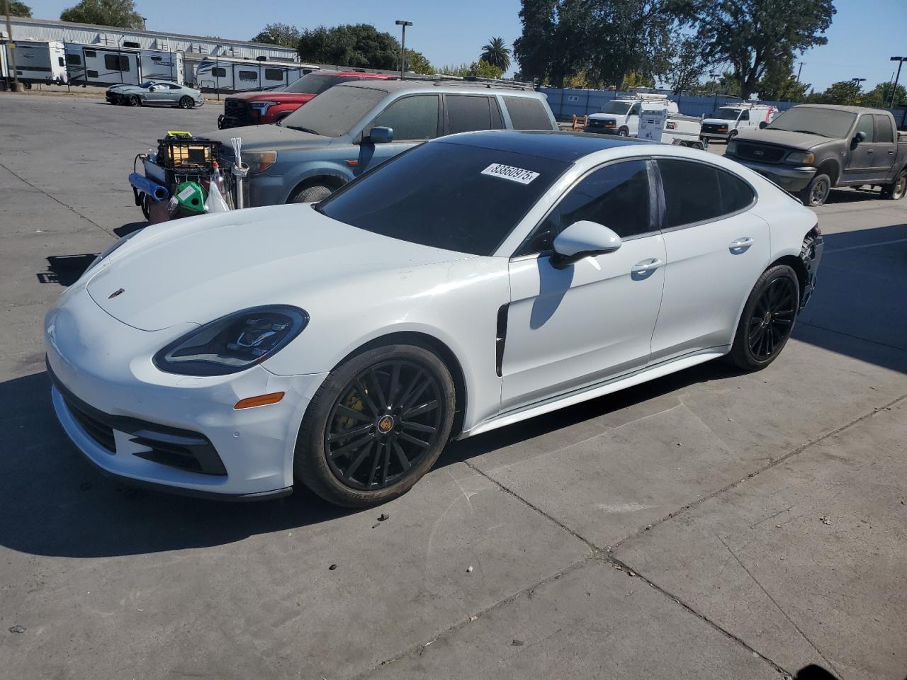2018 PORSCHE Panamera