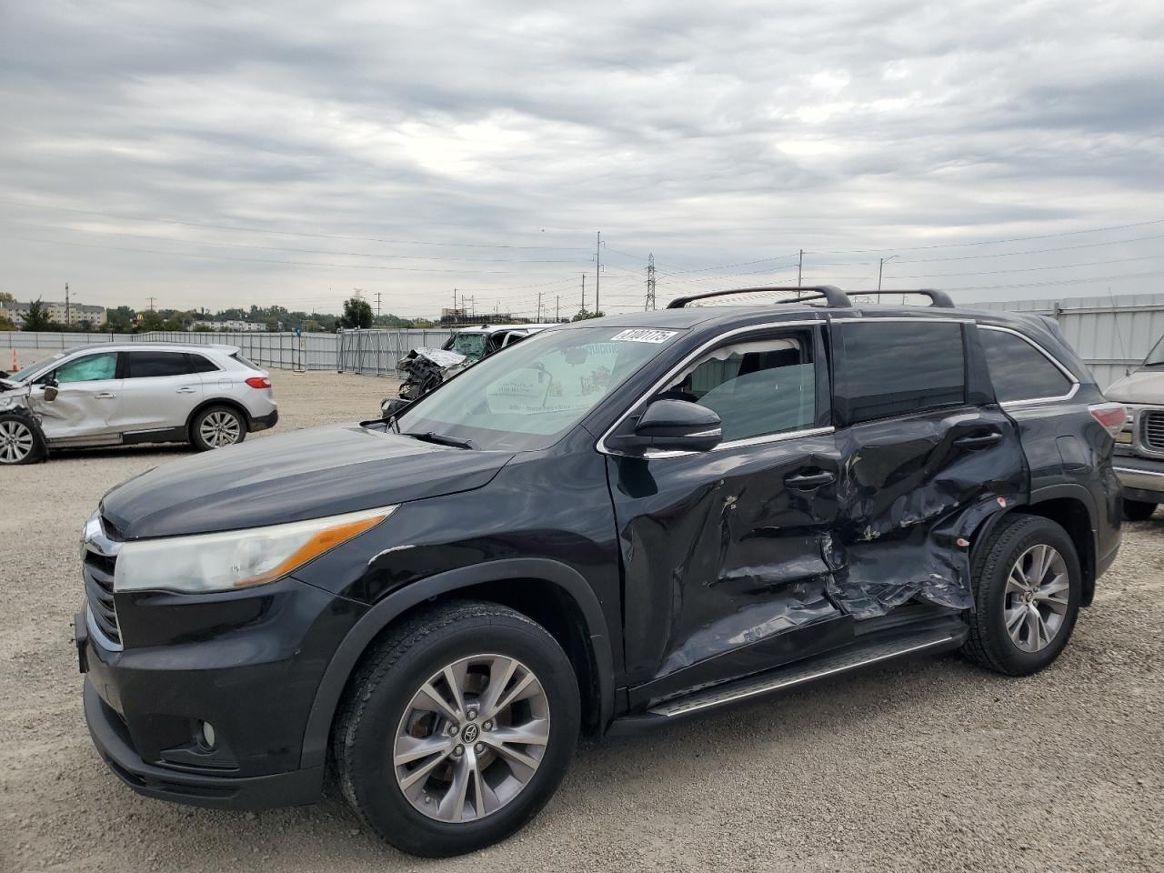 2016 TOYOTA HIGHLANDER